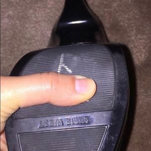 Nine West leather pumps